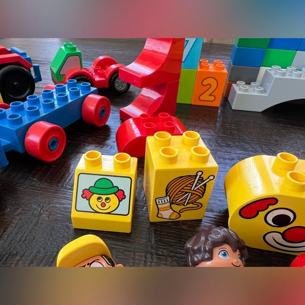 LEGO DUPLO Mix Lot Blocks Bricks Various Pieces, Animals, People,Tractor 90pc